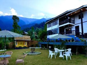 Every Traveler Must Visit Kastoorwan Once For Nature And Food Experience.