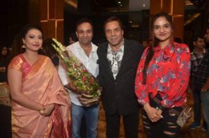 Actress Yasmeen Khan Received The Dadasaheb Phalke Indian Television Award For Best Supporting Actor For The Movie Dehati Disco