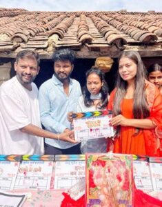 लट्टू मूवीज वर्ल्ड एलएलपी ने रचा इतिहास, सिद्धार्थनगर में 11 भोजपुरी फिल्मों का भव्य मुहूर्त के साथ ‘परिवार के रखवाला’ की शूटिंग शुरू